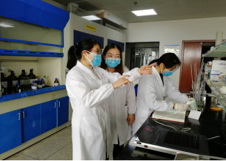 淮南市食品藥品檢驗中心黨員突擊隊 疫情抗戰(zhàn)中的環(huán)境安全守護先鋒